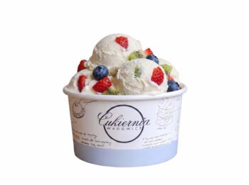 jogurt naturalny z&nbsp;owocami